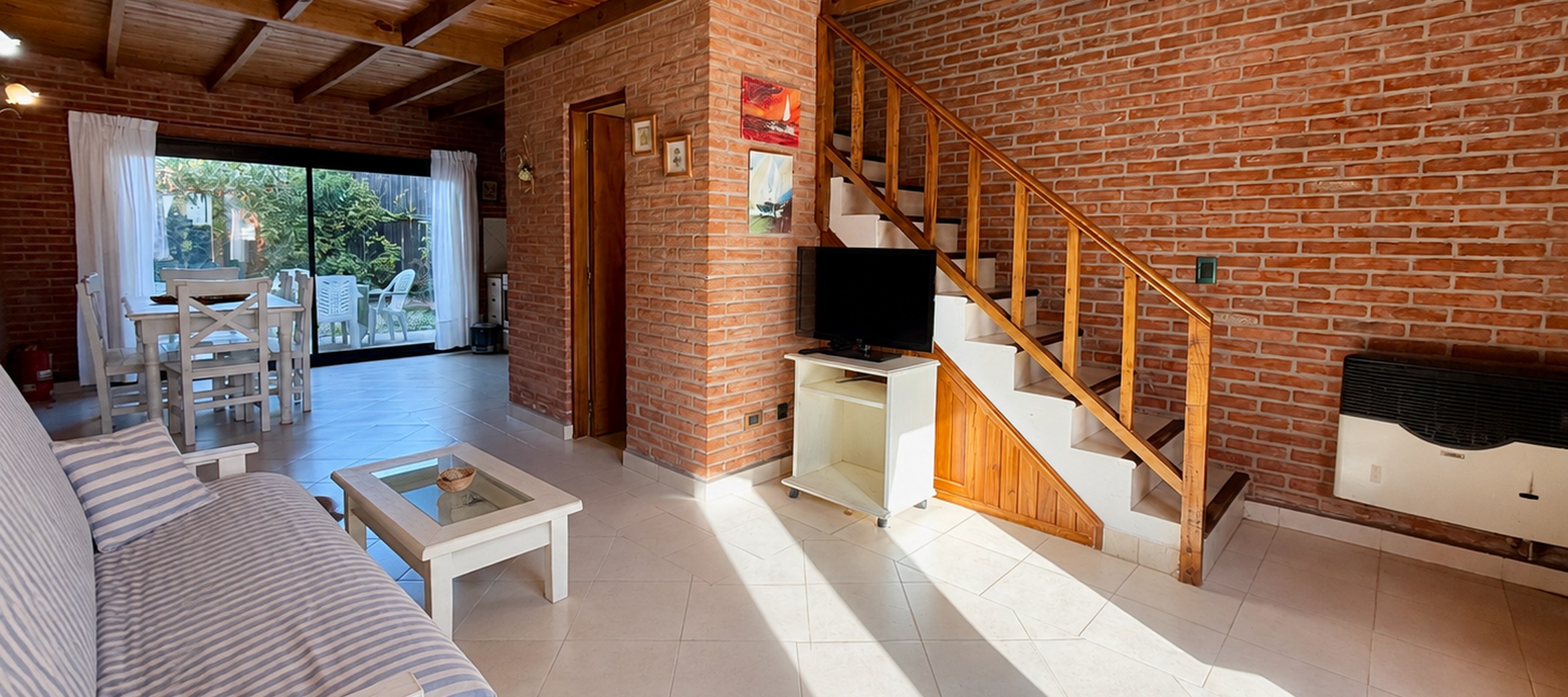 Interior renovado de una cabaña
